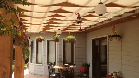 4 ideas de techo para tu patio usando solo telas: se ve aesthetic y bohemio