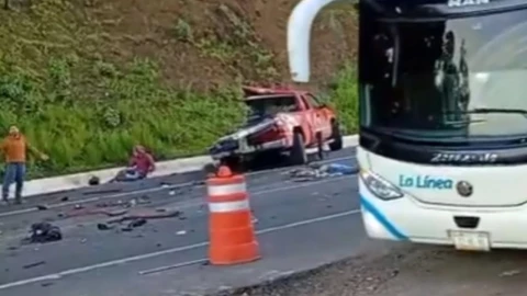 Accidente fatal en la autopista Siglo XXI deja seis muertos hoy