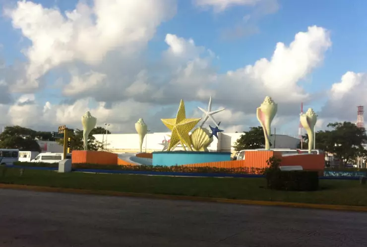 Azteca Quintana Roo Glorieta del Ceviche Cancún.jpg