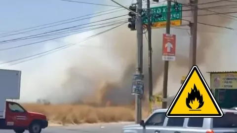 Columna de humo al sur de Aguascalientes; incendio en Avenida Héroe Inmortal