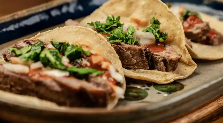 asi-es-como-taquerias-mexico-sustituyen-cilantro.jpg