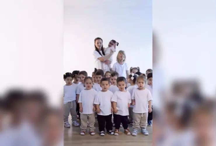 Mujer busca tener la familia más grande del mundo; ya tiene 22 hijos