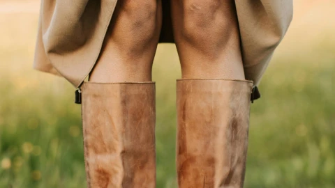 falda larga con botas.jpg