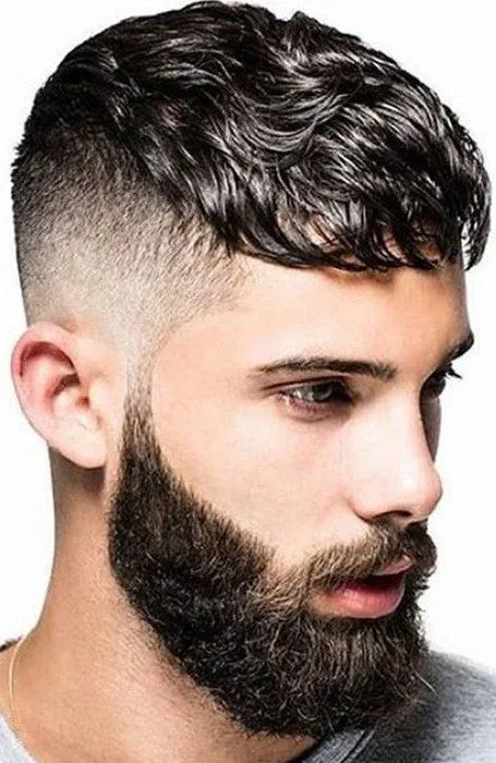 3 cortes de pelo que rejuvenecen a los 50 años: hay para mujeres y hombres