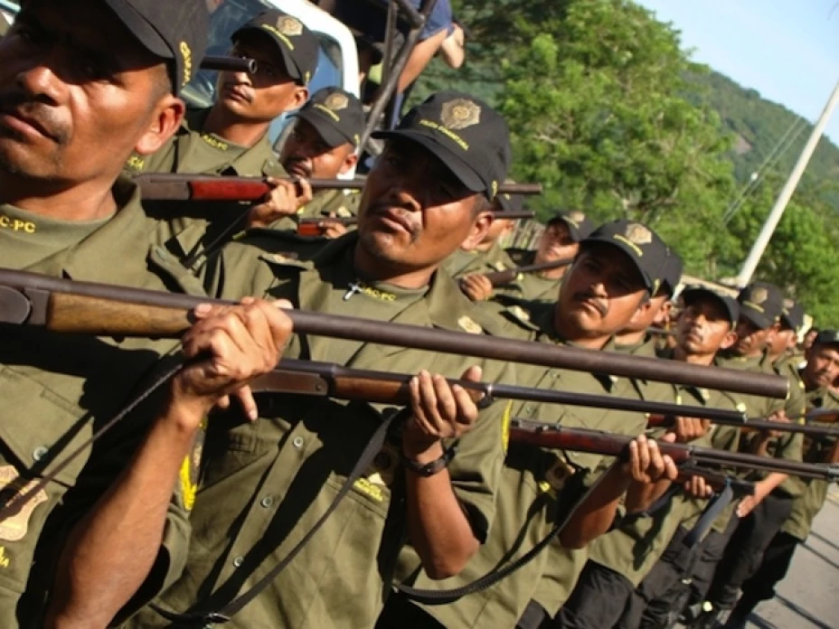Policías de la CRAC detuvieron a policías municipales y al directo de Seguridad Pública de Guerrero