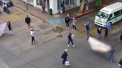 Bloqueo en la Avenida Central de Tuxtla Gutiérrez hoy jueves: tránsito detenido y caos vial en el Centro