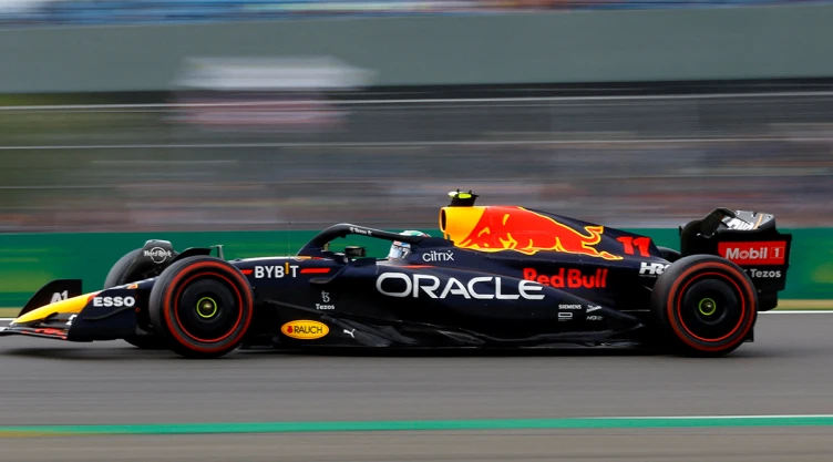 Checo Pérez en el Gran Premio de Gran Bretaña
