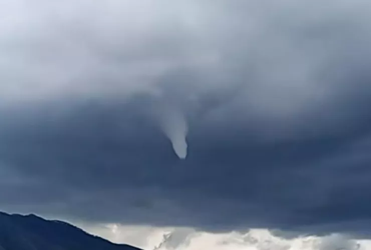 VIDEO Un tornado o una culebra de agua Esto fue lo que captaron habitantes de Ixtlahuacán de los Membrillo