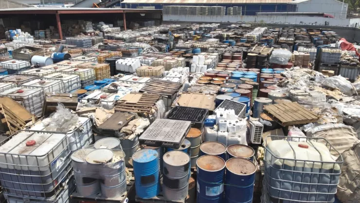 Empresa en Ecatepec es clausurada por manejar residuos peligrosos sin permiso