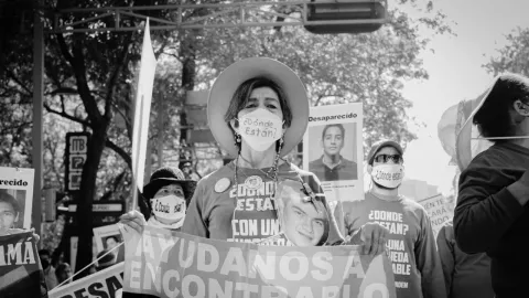 madre buscadora durante marcha cdmx