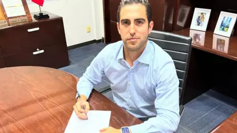 Eugenio Segura Vázquez solicita licencia para participar en proceso electoral