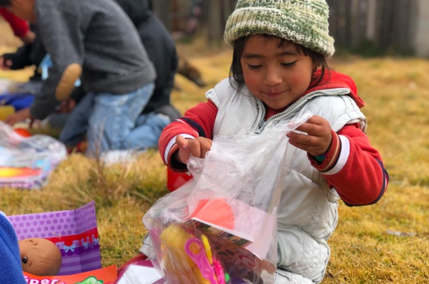 Entrega de juguetes en Xalostac, Tlaxcala