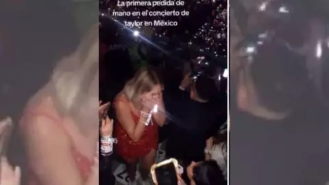 VIDEO_ Pareja se compromete en concierto de Taylor Swift en México; momento se viraliza