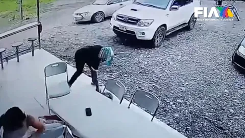 VIDEO: Asesinan a un joven por la espalda mientras comía en Costa Rica