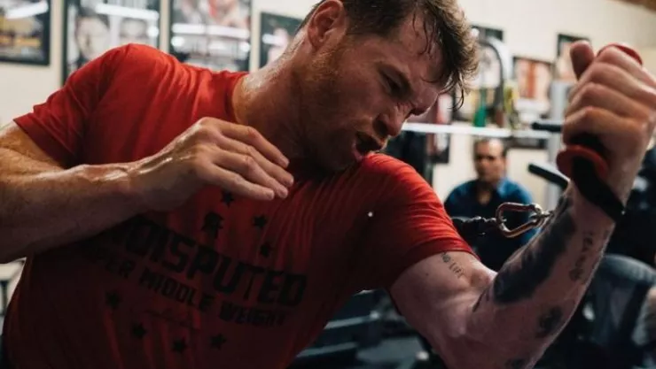 Canelo Álvarez se encuentra dentro de la lista de los 10 deportistas mejor pagados del 2022