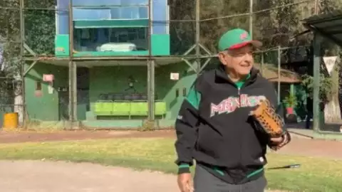 AMLO señaló durante una práctica de beisbol que el ejercicio es parte de la medicina preventiva con lo que “se pueden resistir pandemias”.