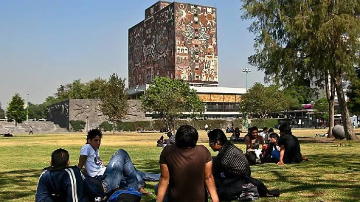 students-at-the-universidad-nacional-autonoma-de-mexico-on-may-7-2009-picture-id86547660