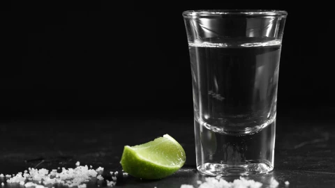 Profeco revela qué tequilas son los más fuertes por su alto contenido de alcohol