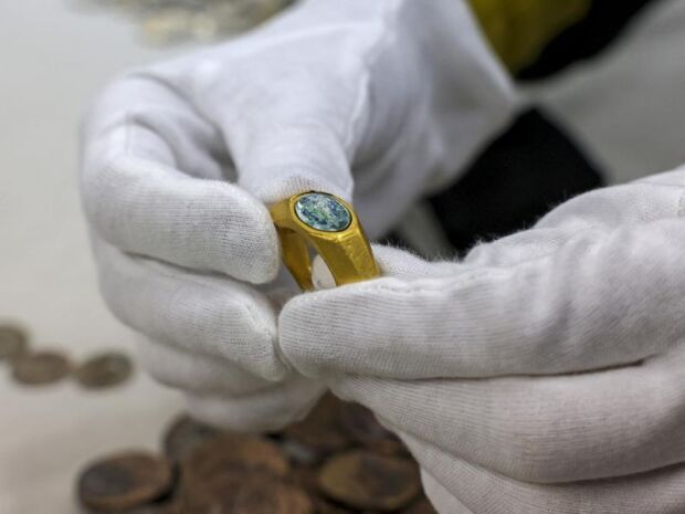 Tesoro anillo cristiano 2.jpg