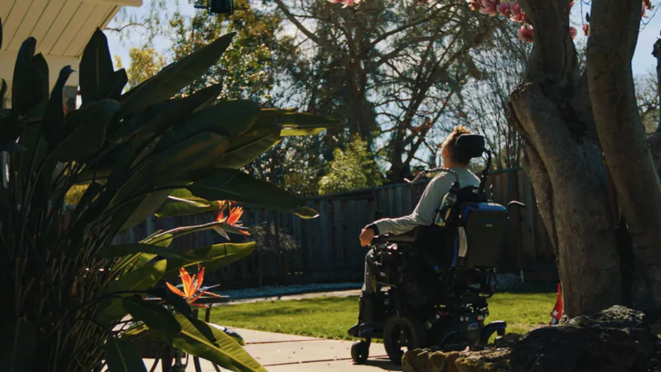 Dispositivo manejado por la lengua permite a las personas explorar el mundo digital.jpg