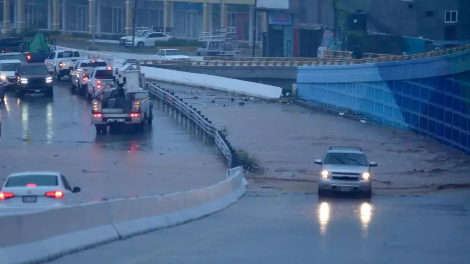 Inundaciones en calles de Acapulco.