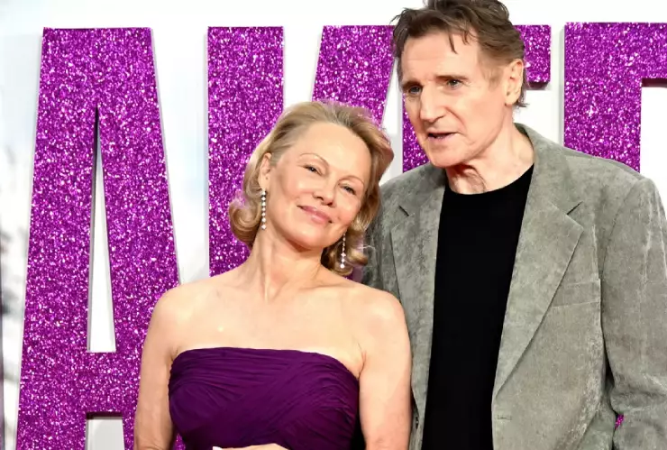 Liam Neeson y Pam Anderson.jpg