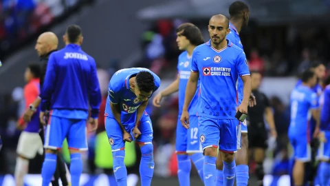 Jugadores de Cruz Azul tras la derrota ante América 7-0