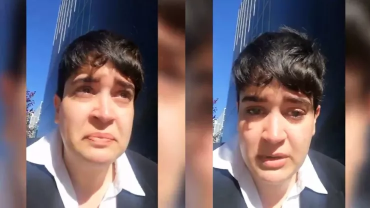 Mujer despedida porque no le quedó el uniforme