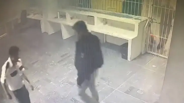 VIDEO Guardias abandonan a los migrantes en incendio en Ciudad Juárez