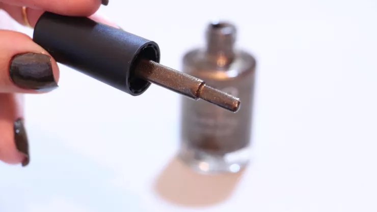 ¿Cómo prolongar el tiempo de vida de tus esmaltes? Descubre el secreto