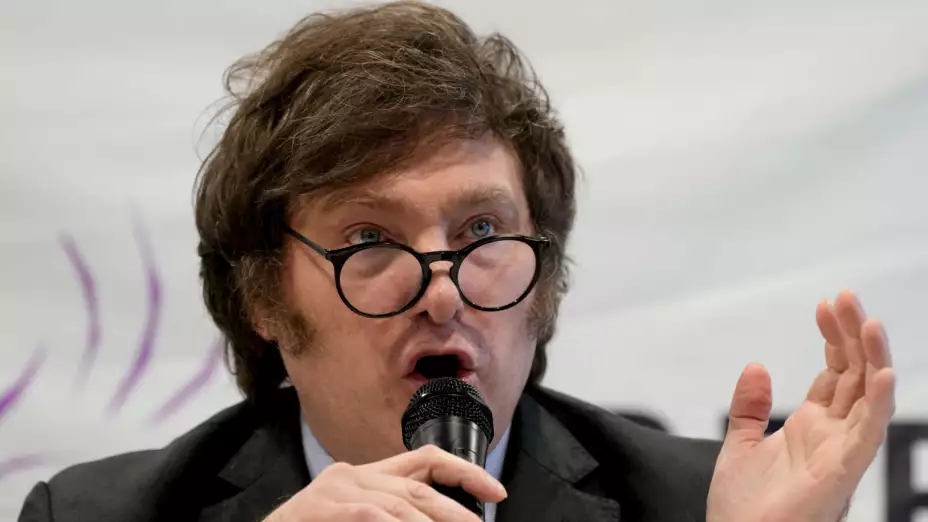 Javier Milei en conferencia de prensa en Buenos Aires, Argentina.