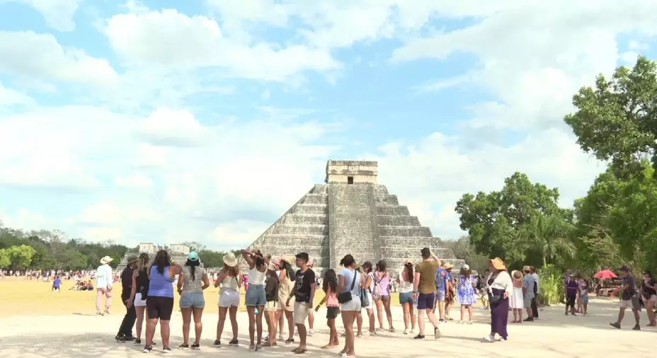 Anuncian cierre del Gran Museo y la Zona Arqueológica de Chichén Itzá por el impacto del Huracán Beryl.jpg