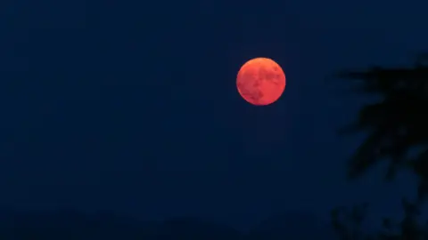 Eclipse Lunar 2025