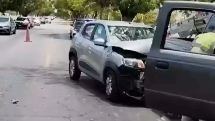 Fuerte accidente en Campeche dejó importantes daños en dos autos