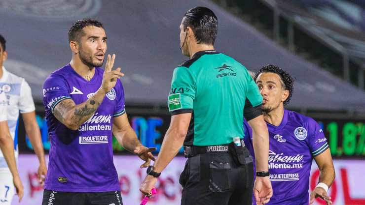 Polémica arbitral en el Mazatlán FC vs Cruz Azul