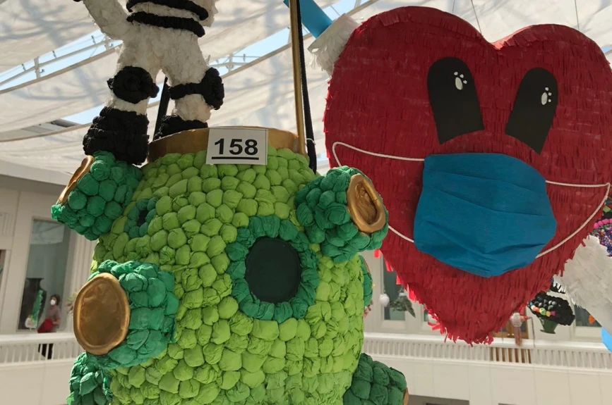 El virus Covid-19 también se exhibe en el Museo de Arte Popular.