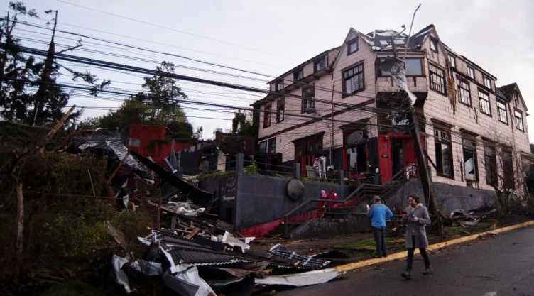 Tornado causa devastación en Puerto Varas, Chile