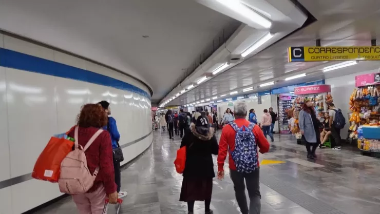 Elevador del Metro CDMX sufre falla mecánica y usuarios se quedan atrapados