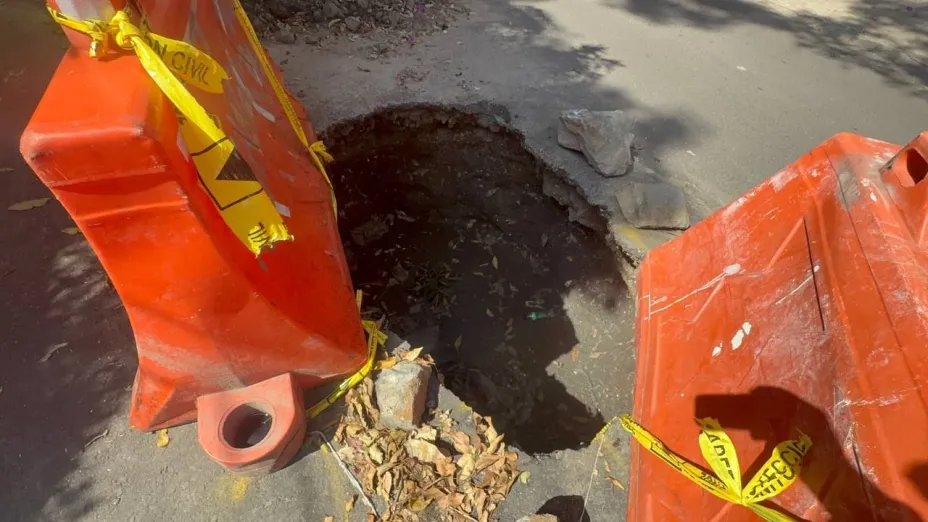 Socavón en calles de Portales; zonas afectadas