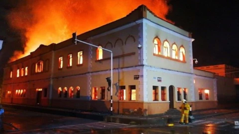 palacio_de_tulua_incendio.jpg
