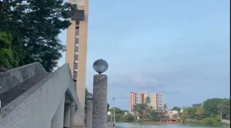 Joven-sobrevive-tras-lanzarse-desde-un-mirador-de-50-metros-en-Villahermosa