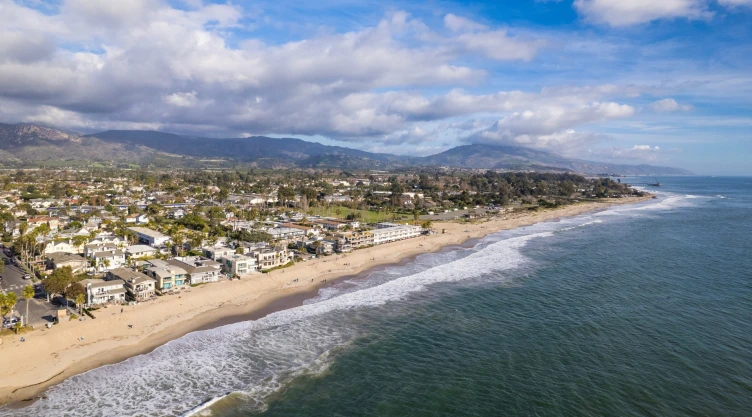 el paisaje urbano de Carpinteria en California.