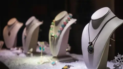 Los mejores accesorios que puedes utilizar si tienes el cuello corto