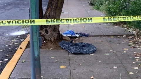 Bebé recién nacido muere tras ser abandonado en una bolsa roja en la CDMX