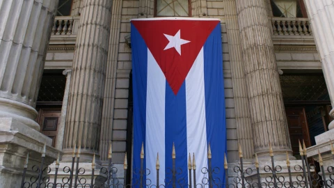 1903: Cuba y Estados Unidos firman un tratado que otorga al gobierno estadounidense control casi total de los asuntos cubanos.