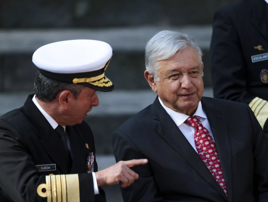 AMLO Armada