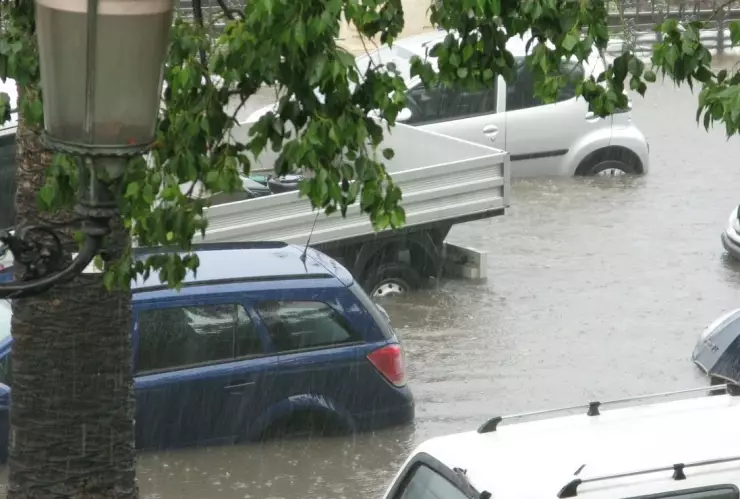 auto-inundaciones.jpg