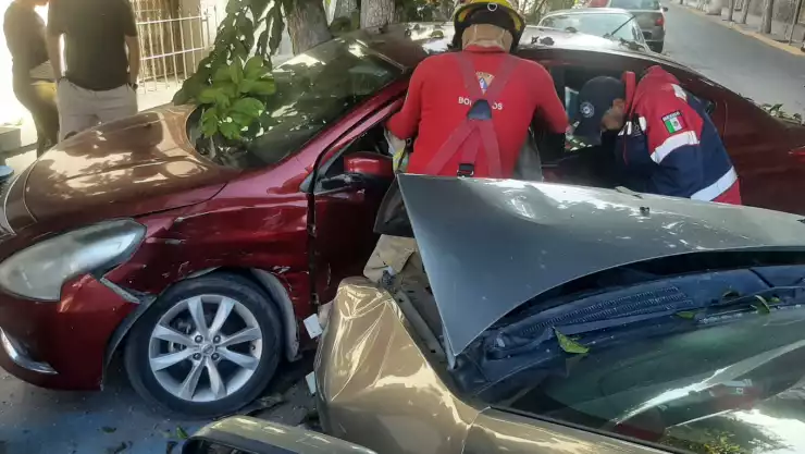 Durango: Accidente múltiple en Lerdo deja a mujer atrapada