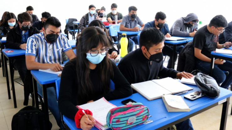 ¿Te pueden negar el ingreso a la escuela por tener el cabello pintado