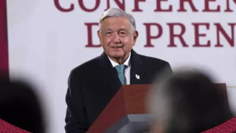 Realiza Andrés Manuel López Obrador mañanera en Chetumal